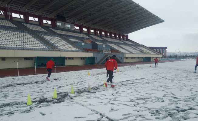 Kars 36 Spor kar altında çalıştı