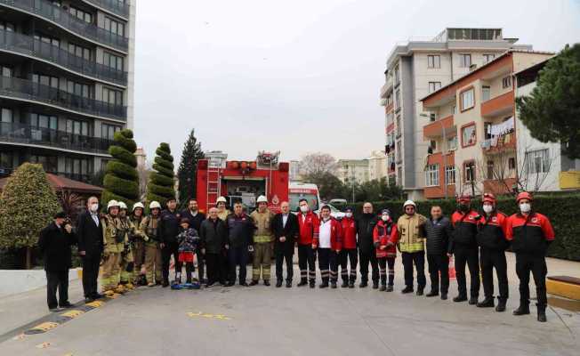 Kartal’da yangın tatbikatı gerçeğini aratmadı