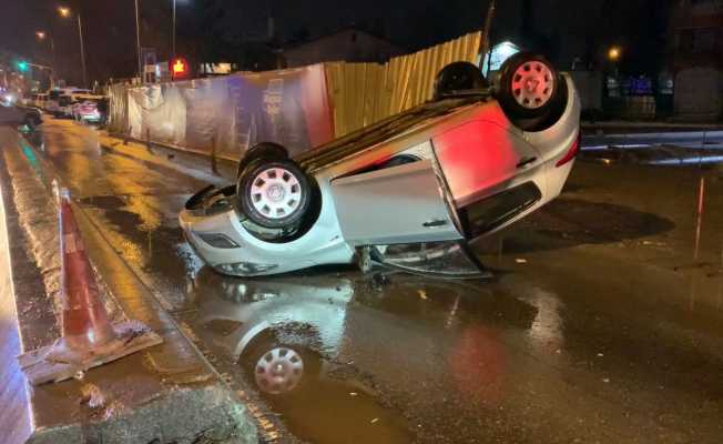 Kayganlaşan yolda kayan araç takla attı: 1 yaralı