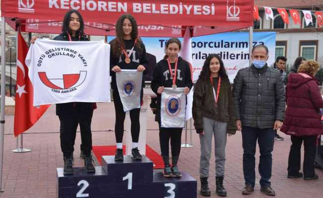 Keçiören, okullar arası oryantiringe ev sahipliği yaptı