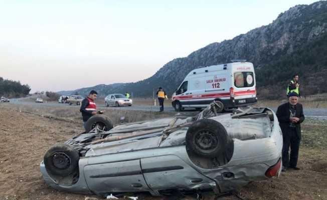 Kontrolden çıkan araç tarlaya devrildi: 5 yaralı