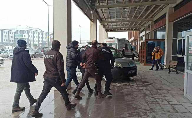 Konya’da hastane bahçesinde bıçaklı kavga: 1 yaralı