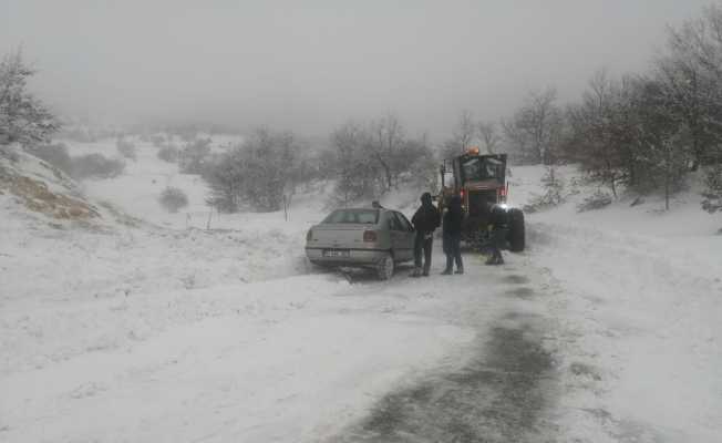 Köy yollarının ulaşıma açılması için seferber oldular