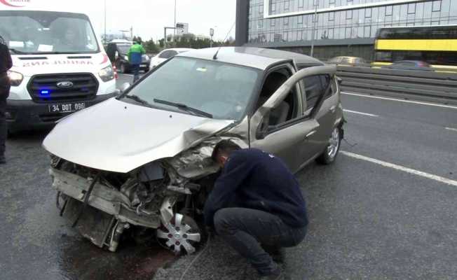 Küçükçekmece’de trafik kazası: 3 yaralı