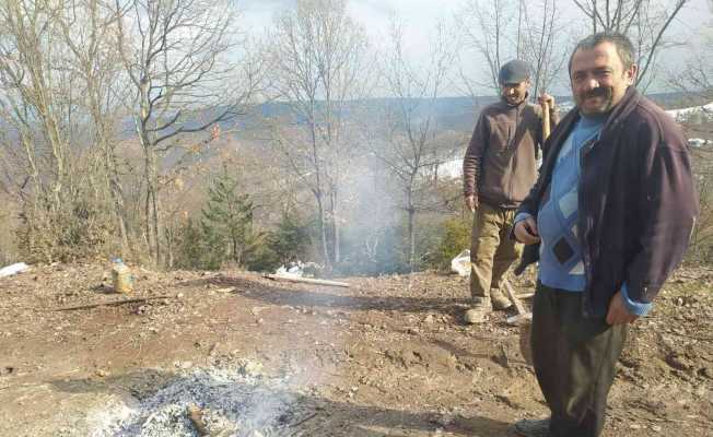 Mahalleliden ilginç yöntem: Kaya parçasını yakarak kırdı