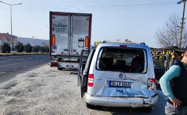 Manisa’da tır ile ticari araç çarpıştı: 7 yaralı