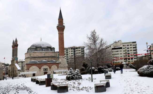 Mart ayının sonlarında kent yeniden beyaza büründü