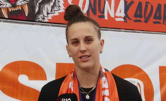 McKenzie Adams: "7-8 aylık çalışmanın meyvesini aldık"