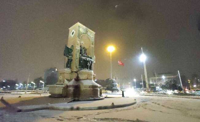 Megakent’te kar gece saatlerinde etkisini gösterdi