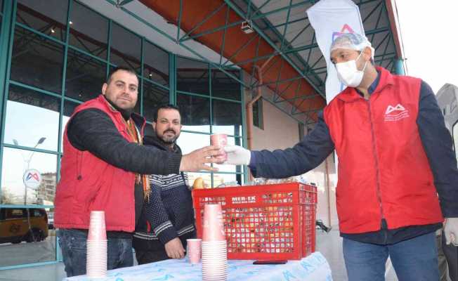 Mersin Büyükşehir Belediyesinden çorba dağıtımı