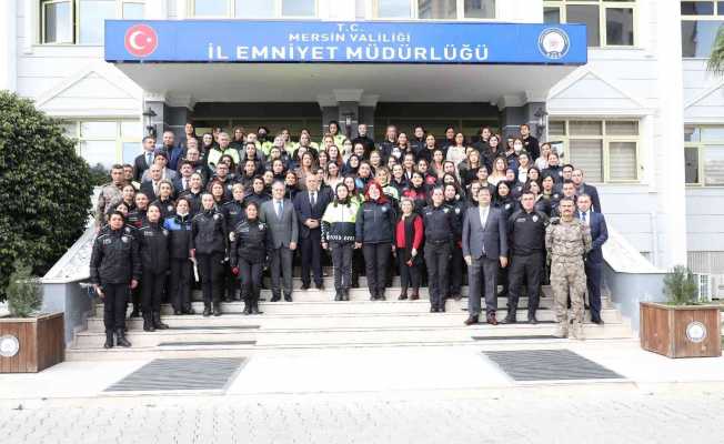 Mersin’de kadın polisler unutulmadı