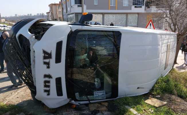 Öğrenci servisi ile cip çarpıştı: 10 öğrenci yaralı