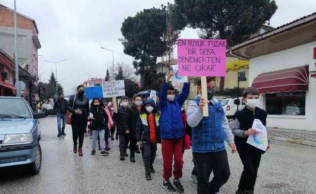 Öğrenciler sigara ve alkolün zararlarına dikkat çekti