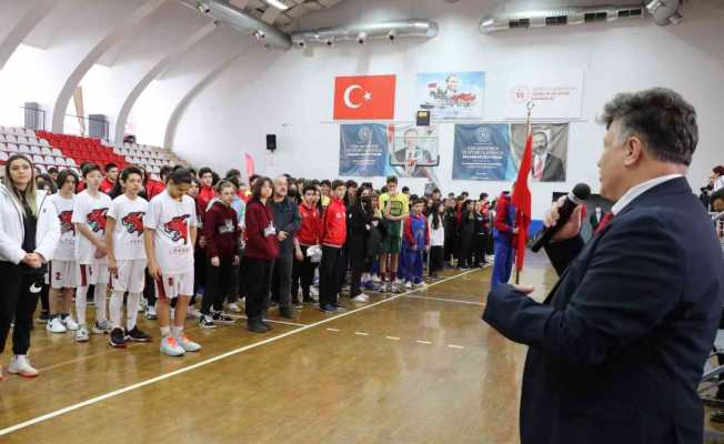 Okul Sporları Basketbol Yıldızlar Yarı Final Müsabakaları başladı