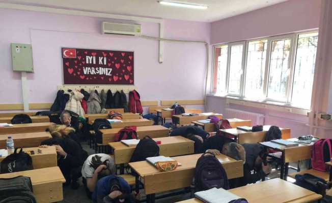 Okul zili yerine siren sesleri çaldı