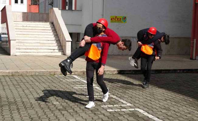 Ordu’da gerçeğini aratmayan deprem tatbikatı