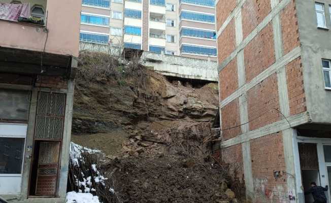 Ordu’da heyelan bir evde hasara neden oldu