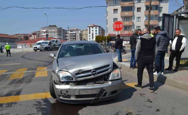 Otomobil ile oto kurtarıcı çarpıştı: 1 yaralı