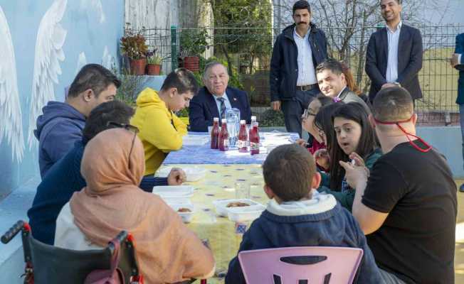 Özel sporculara hem malzeme hem de manevi destek