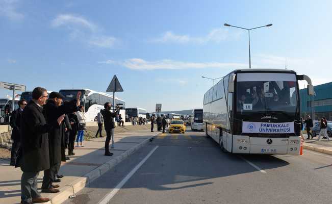 PAÜ’den 4 bine yakın öğrenci 62 otobüsle kariyer fuarına katıldı