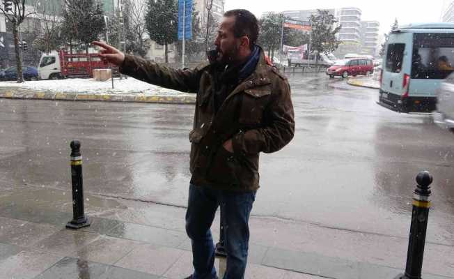 Pendik’te fırından ekmek kasası alırken aracını çaldılar