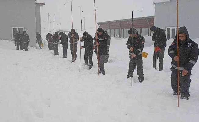 Rüzgar enerji santrali personeline çığ eğitimi