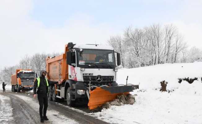 Samsun’da karla kapanan binlerce kilometre yol açıldı