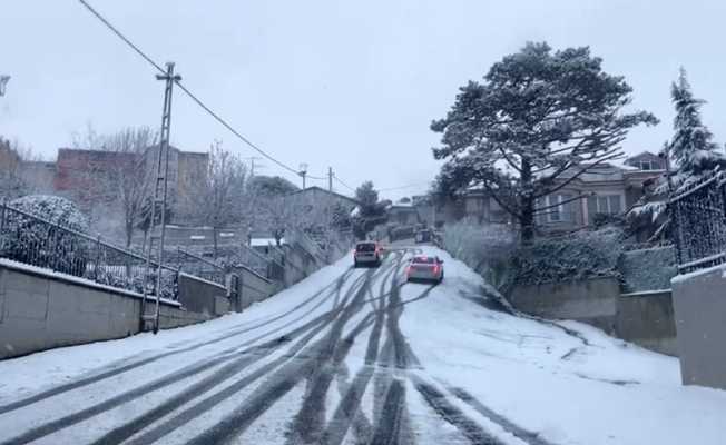 Sarıyer’de lapa lapa kar yağışı