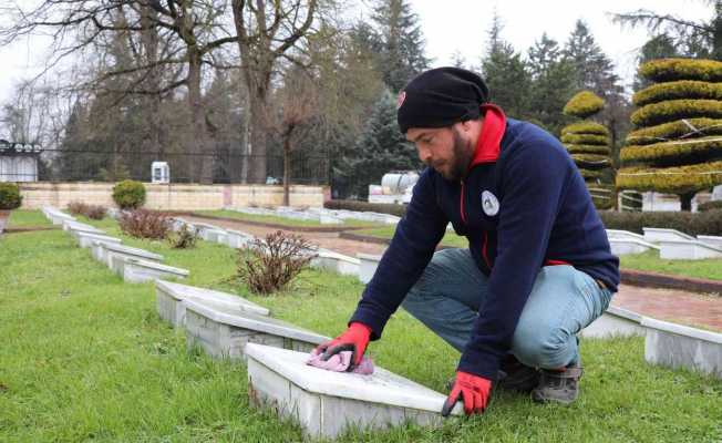 Şehitlik 18 Mart için hazırlanıyor