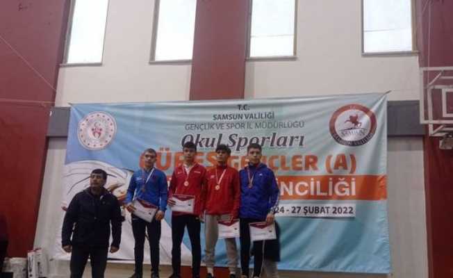 SEM güreş sporcuları Samsun’dan derecelerle döndü