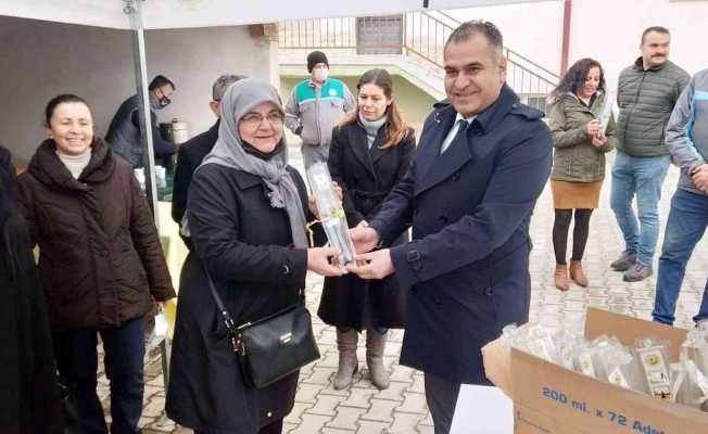 Seyitgazili kadınlara lavanta fidanı dağıtıldı