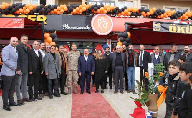 Silopi’de vatandaşlara bin adet hamburger ikram edildi