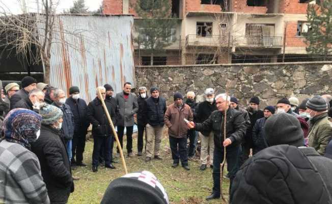 Simav’da meyve ağaçlarında budama kursunda uygulamalı eğitim