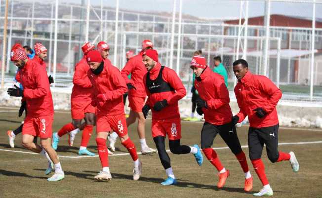 Sivasspor’da Altay mesaisi başladı