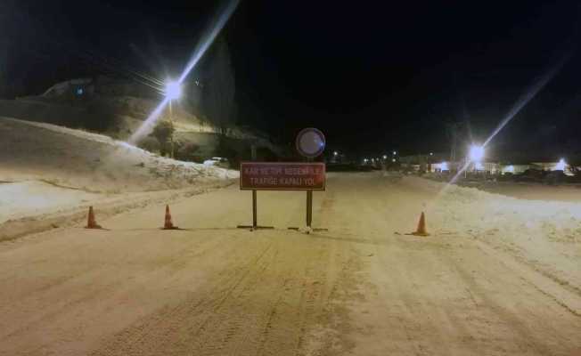 Sivas’ta yoğun kar yağışı ulaşımı olumsuz etkiliyor