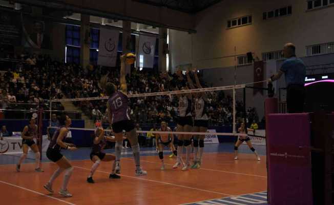 Sultanlar Ligi: Aydın Büyükşehir Belediyespor: 0 - Vakıfbank: 3