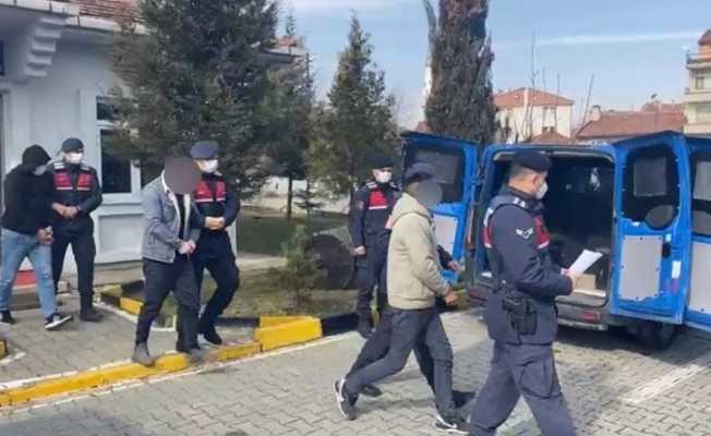 Tarladaki su dinamosunu çalan hırsızlar yakayı ele verdi