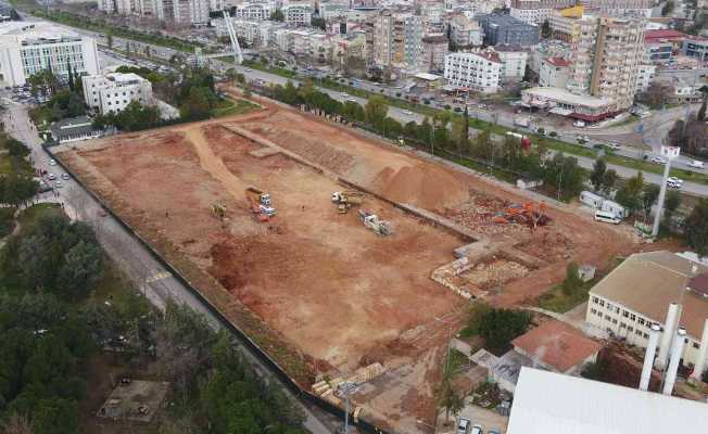 Tıp Fakültesi Otoparkı temel kazısı yüzde 95 tamamlandı