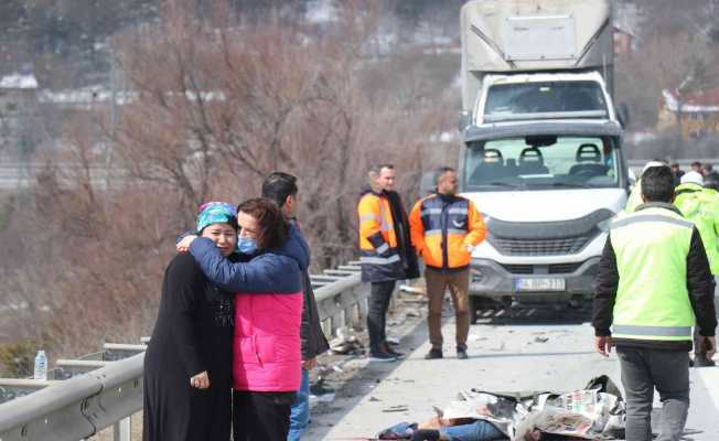 Tırın çarptığı çekici sürücüsü hayatını kaybetti