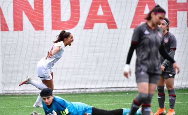 Turkcell Kadın Futbol Süper Ligi: Galatasaray: 2 - Fatih Karagümrük: 1