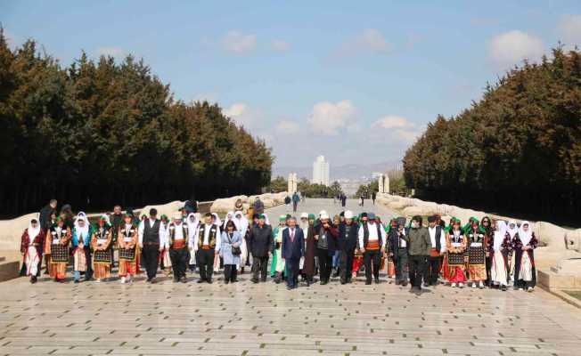 Türkmen Alevi Bektaşi Vakfı’ndan Anıtkabir’e ziyaret