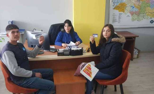 Yenişehir belediyesi lise öğrencilerine ücretsiz diyar kart dağıttı