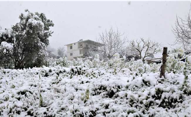 Yurdu etkisi altına alan kar Mersin’e ulaştı