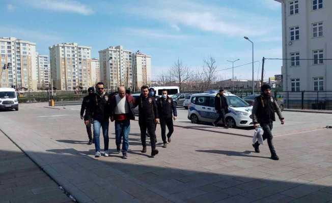 Yüz binlerce lirasını yediği üvey teyzesini öldüren zanlı yakalandı