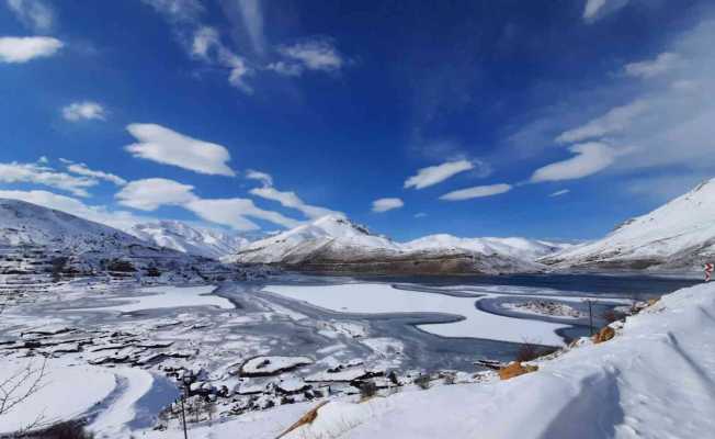 Yüzen adalar kar ile ayrı güzel