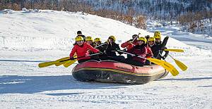 Tunceli'de kar raftingi keyfi